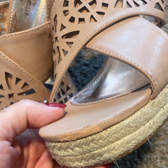 NWT Women’s Olivia Miller wedge sandals - Picture 6 of 13